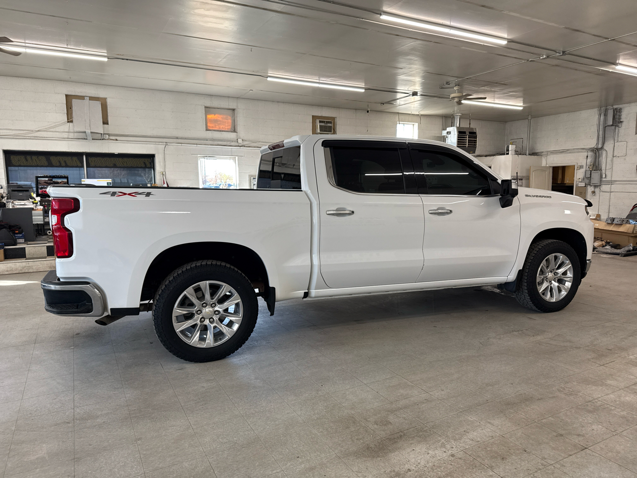 Chevrolet Silverado 1500 LTZ Crew Cab 4WD 2020