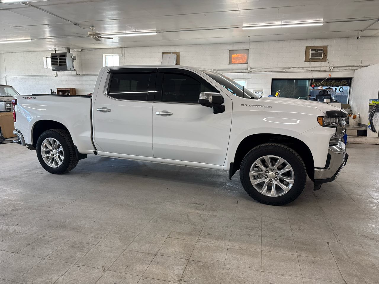 Chevrolet Silverado 1500 LTZ Crew Cab 4WD 2020