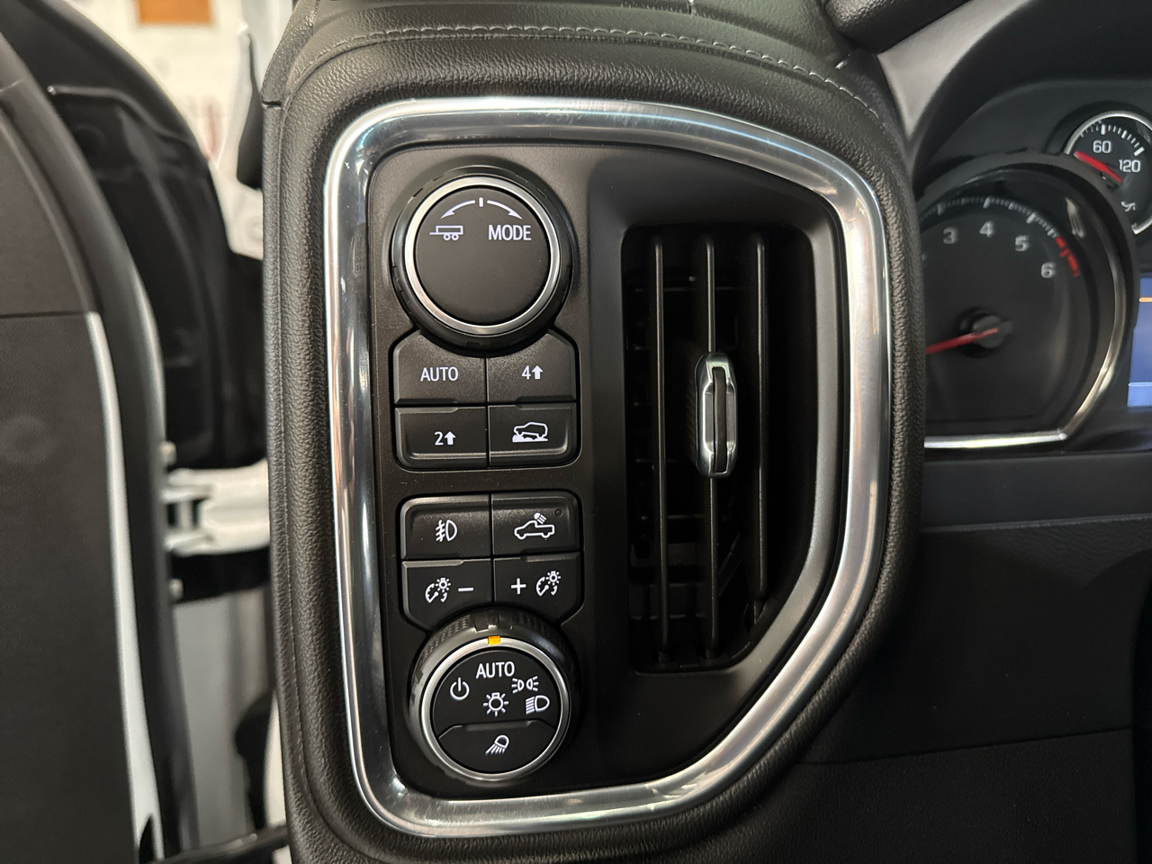 Chevrolet Silverado 1500 LTZ Crew Cab 4WD 2020