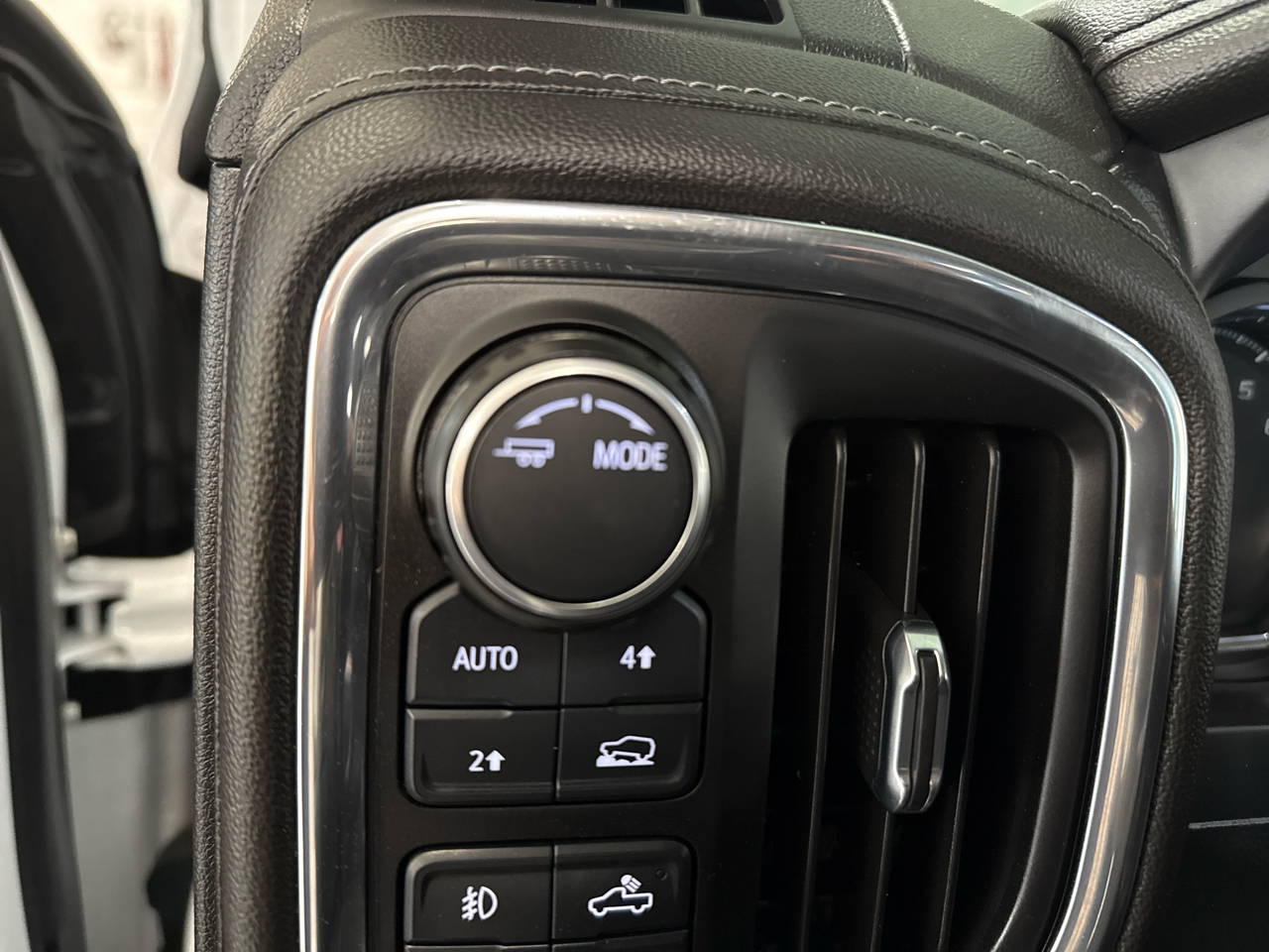 Chevrolet Silverado 1500 LTZ Crew Cab 4WD 2020