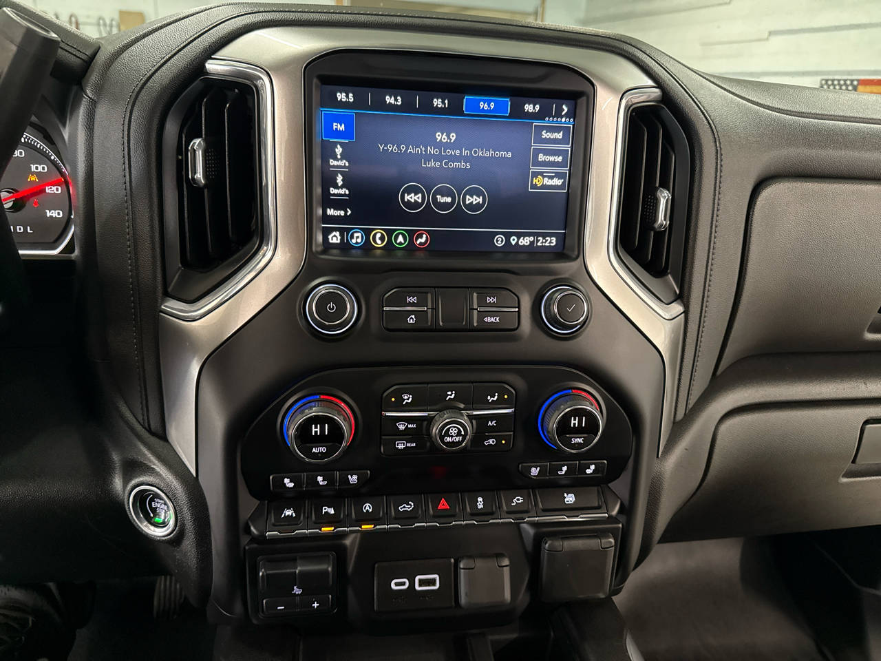 Chevrolet Silverado 1500 LTZ Crew Cab 4WD 2020