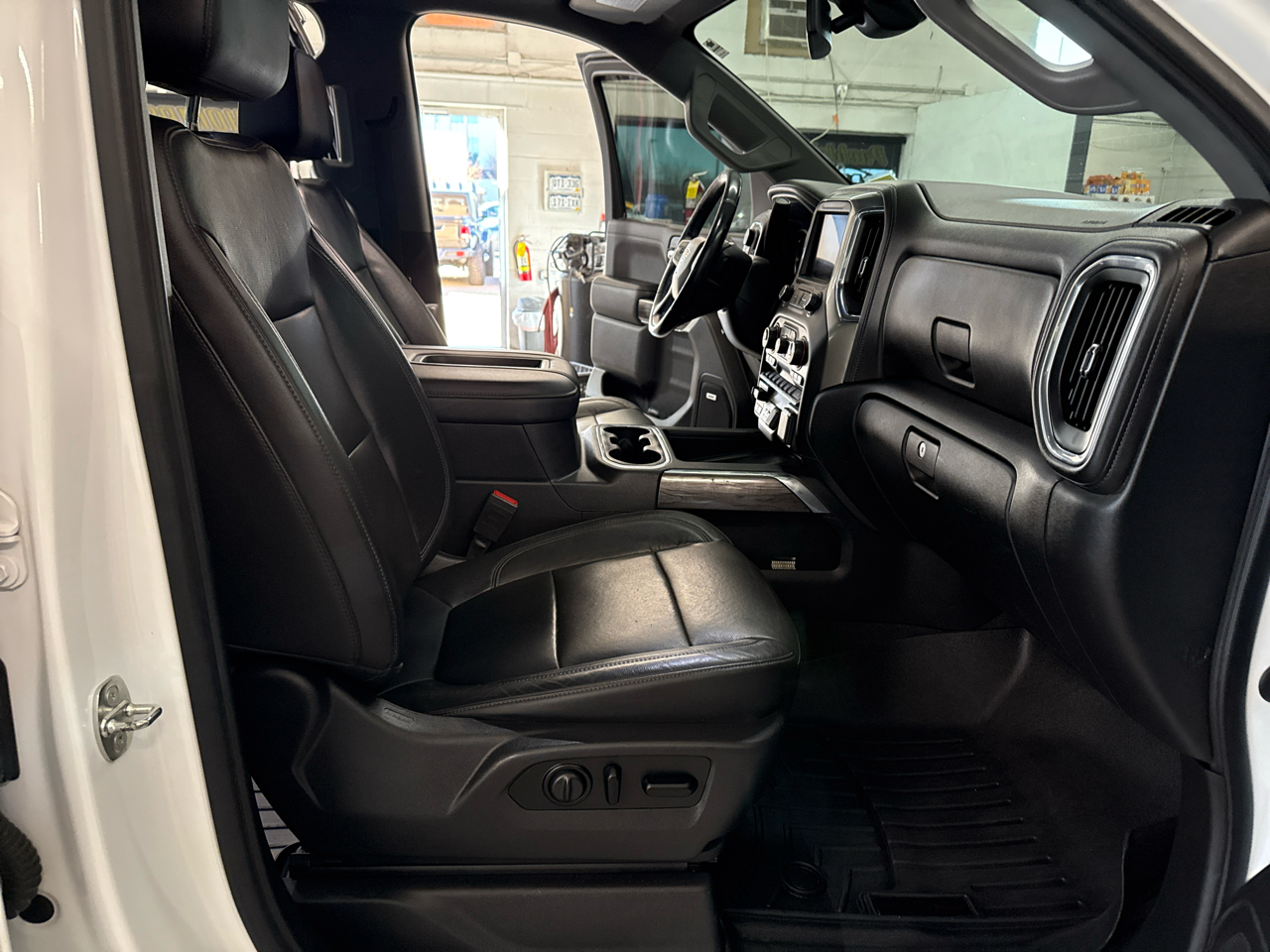 Chevrolet Silverado 1500 LTZ Crew Cab 4WD 2020