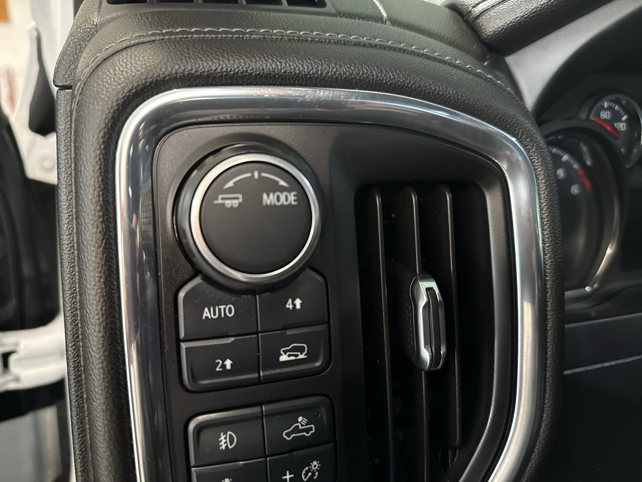 Chevrolet Silverado 1500 LTZ Crew Cab 4WD 2020