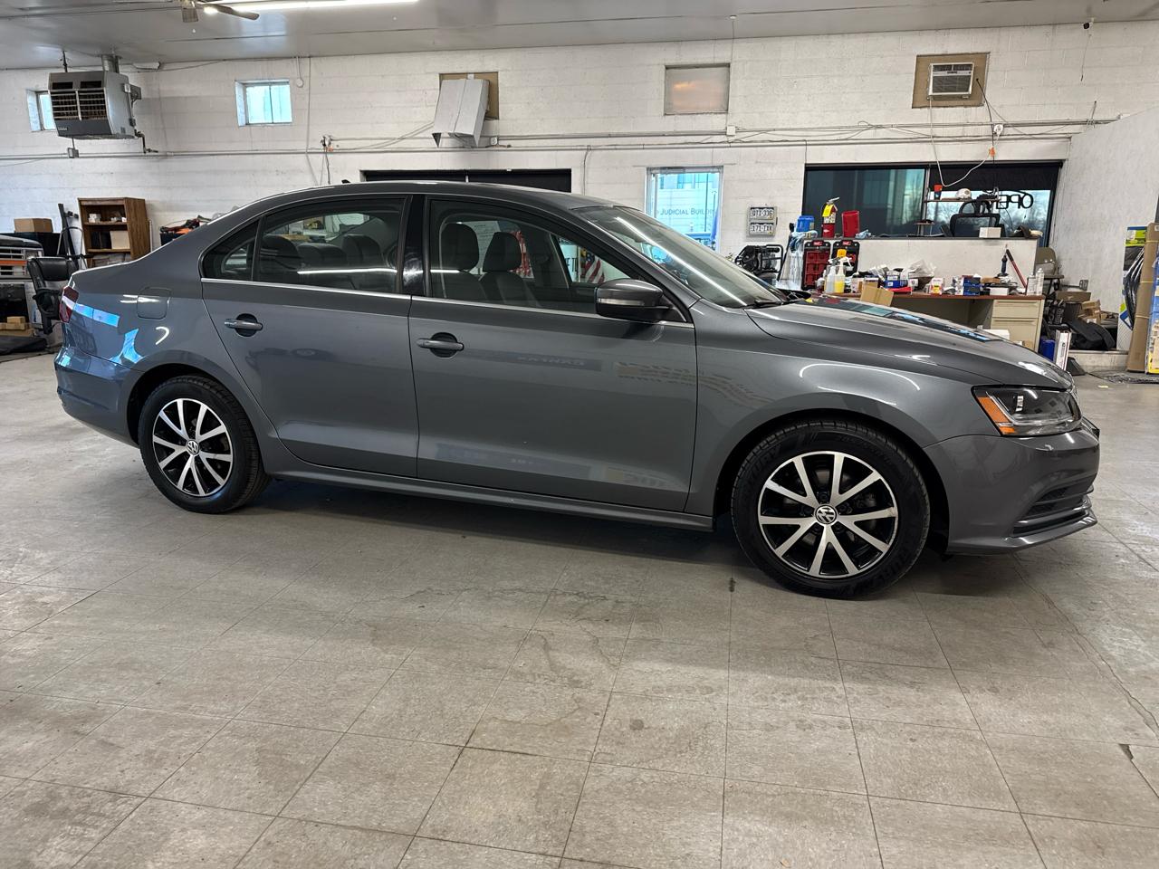 Volkswagen Jetta  2017