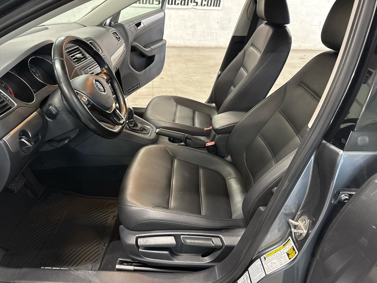 Volkswagen Jetta  2017