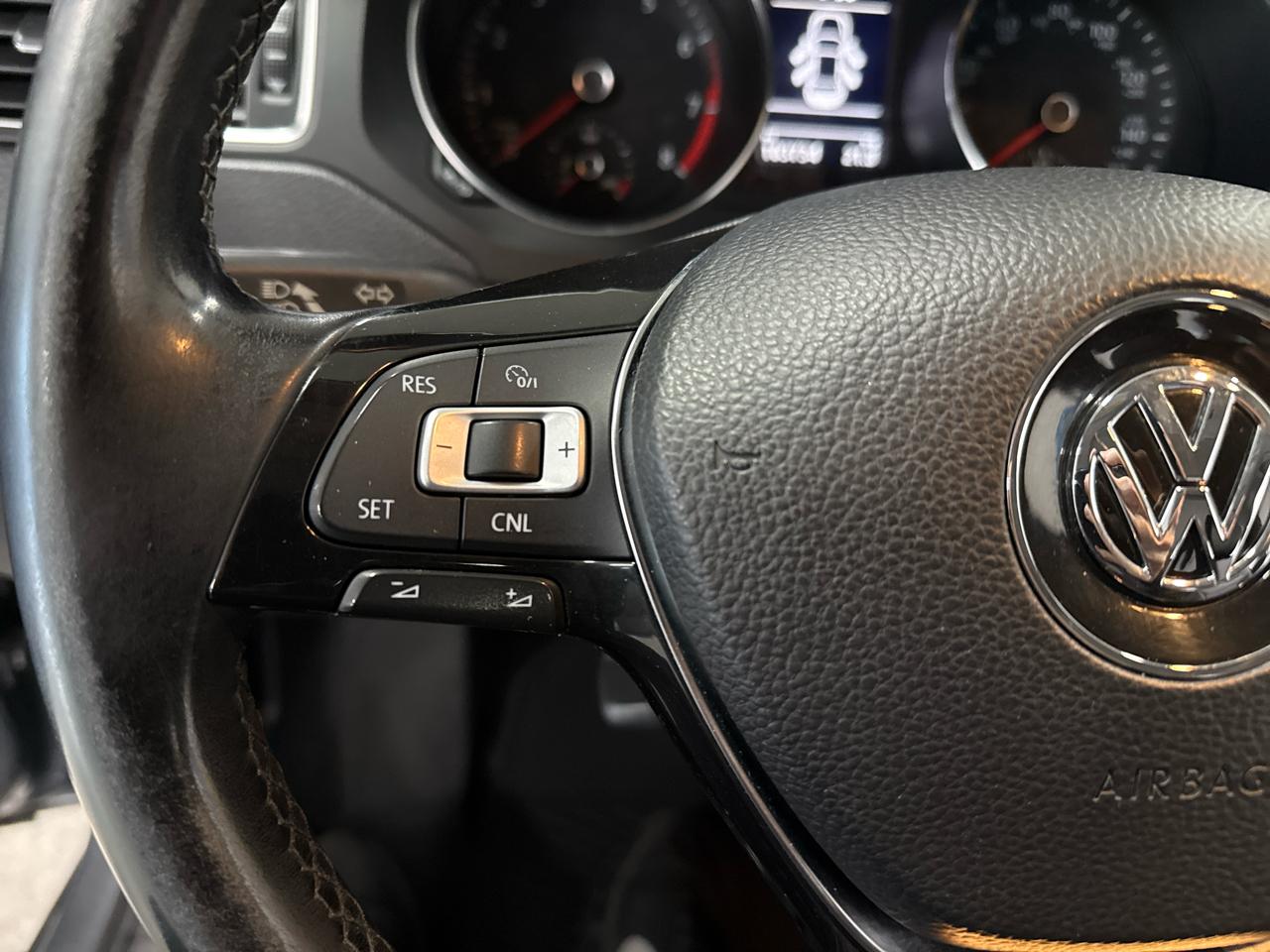 Volkswagen Jetta  2017