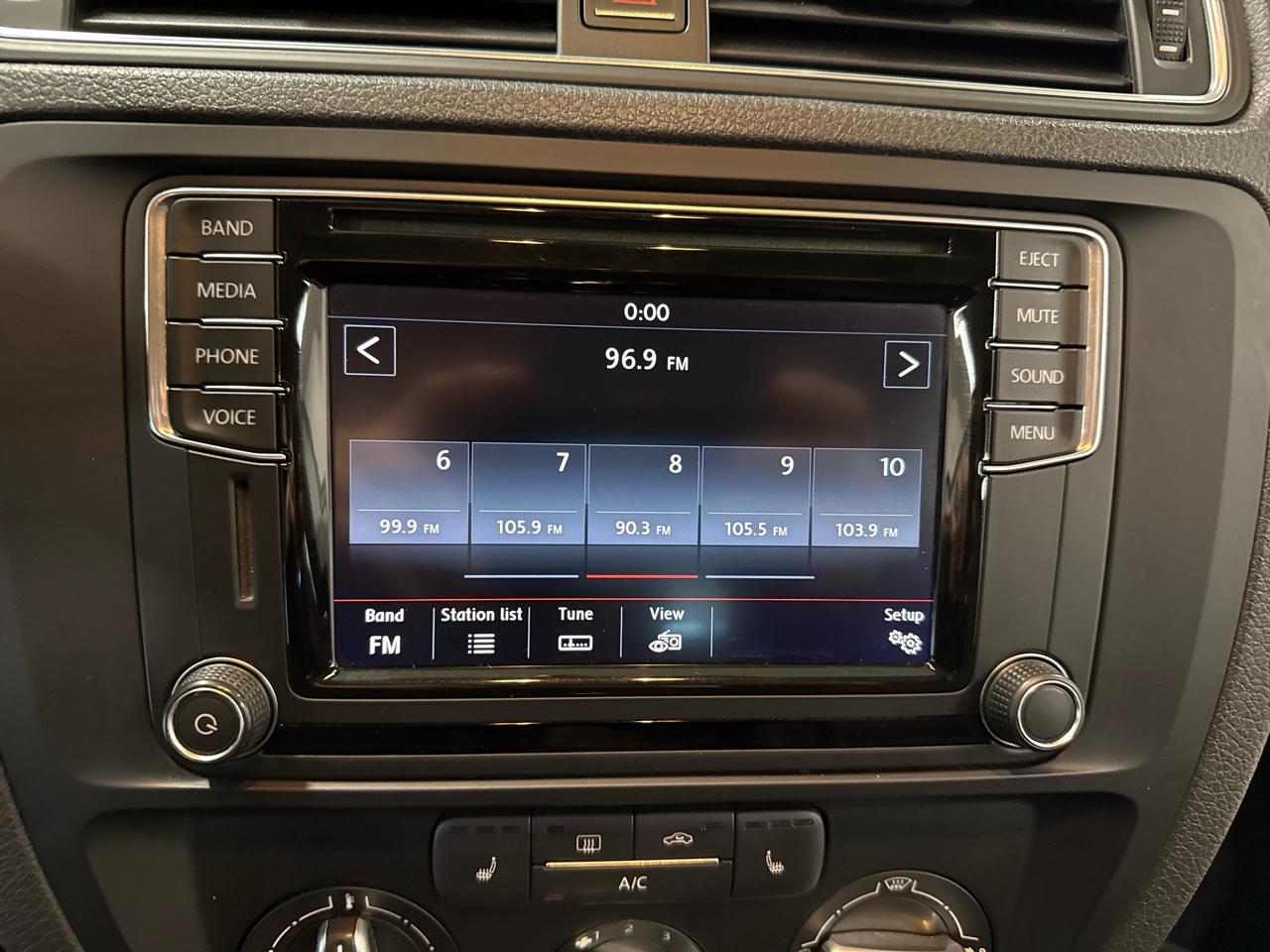 Volkswagen Jetta  2017