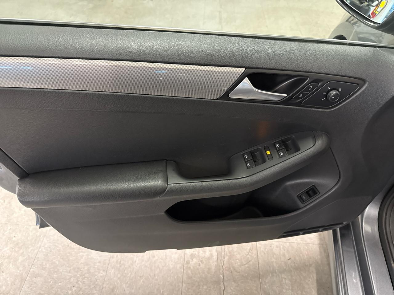 Volkswagen Jetta  2017