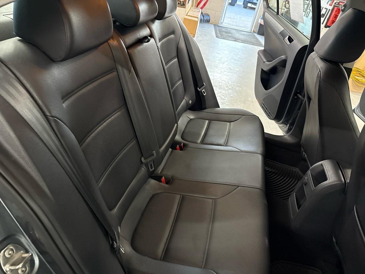 Volkswagen Jetta  2017