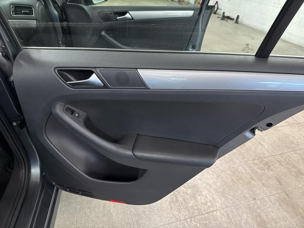 Volkswagen Jetta  2017