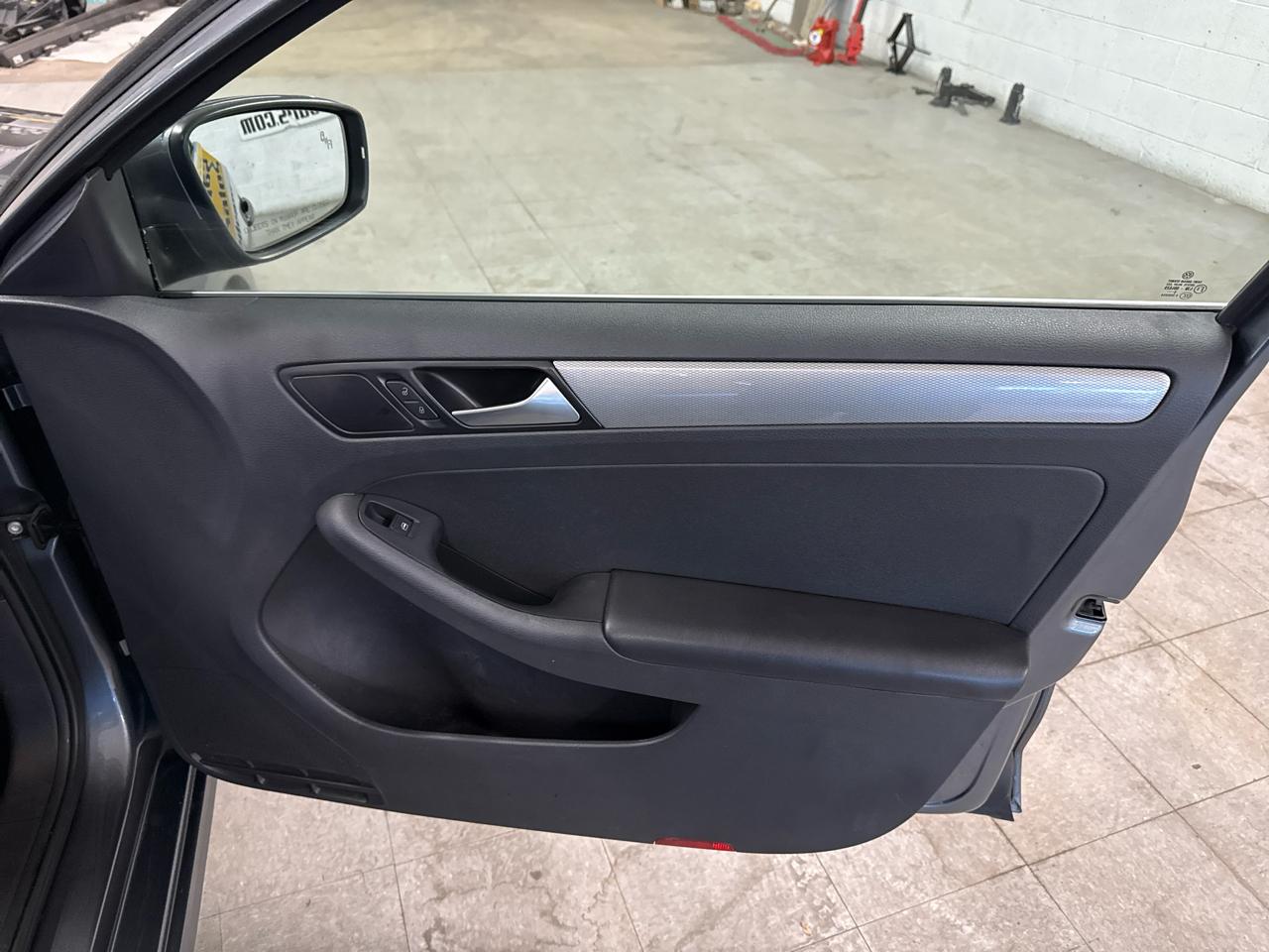 Volkswagen Jetta  2017