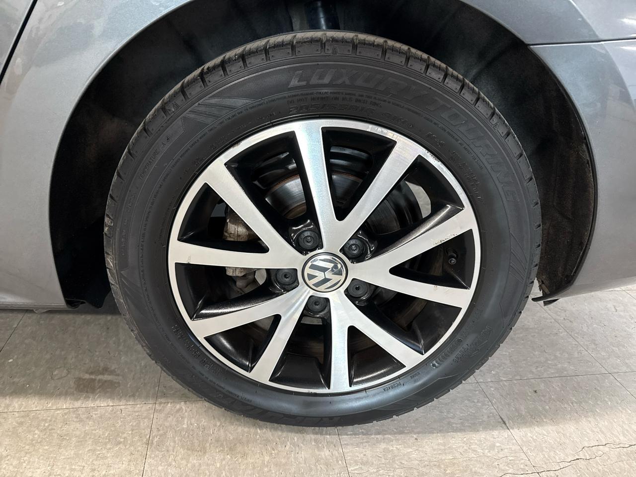 Volkswagen Jetta  2017