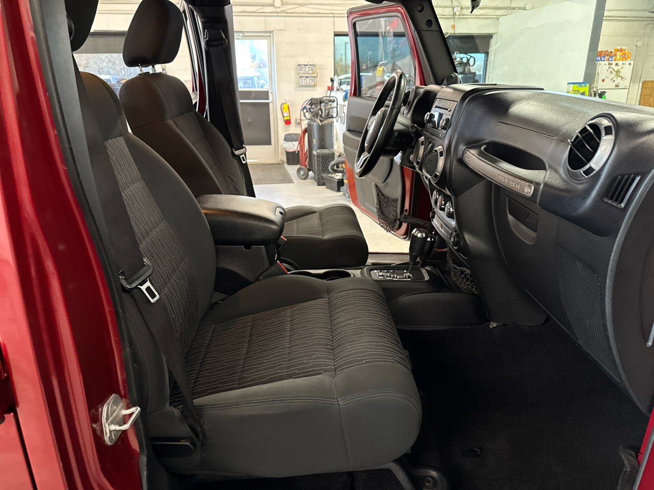 Jeep Wrangler Unlimited Sport 4WD 2012