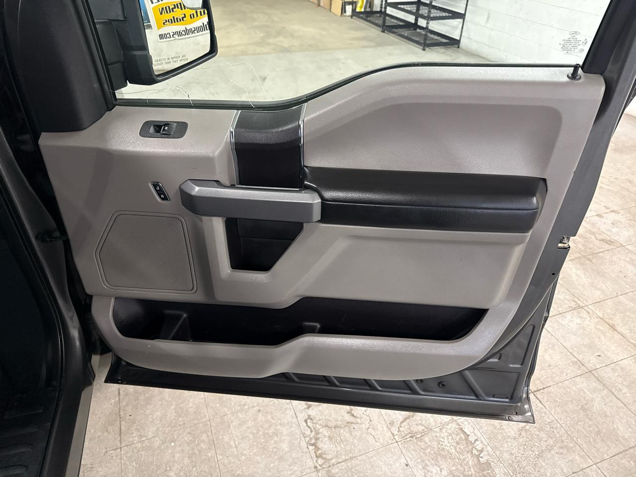 Ford F-150 XLT SuperCrew 4WD 2018