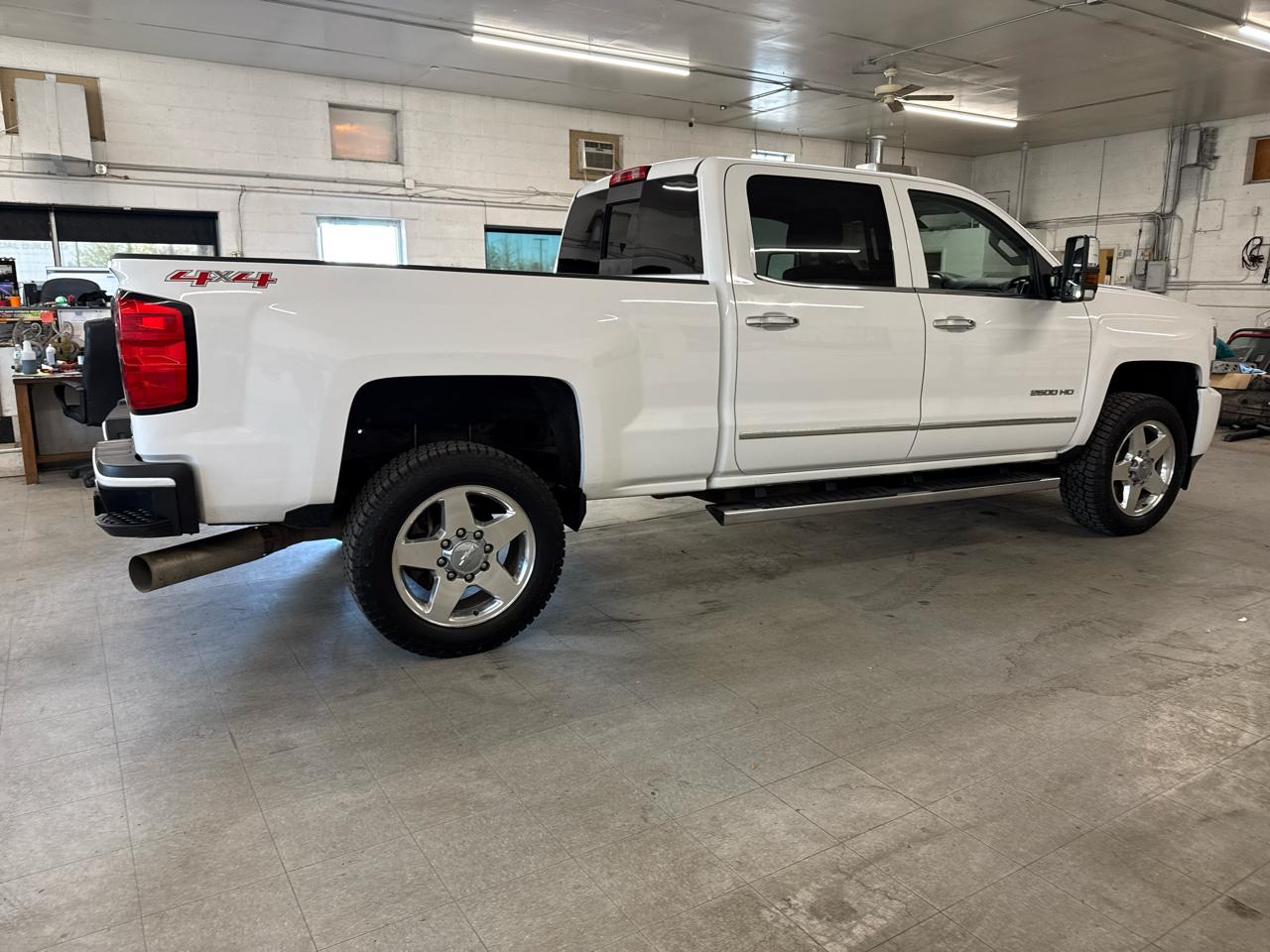 Chevrolet Silverado 2500HD LTZ Crew Cab Long Box 4WD 2015