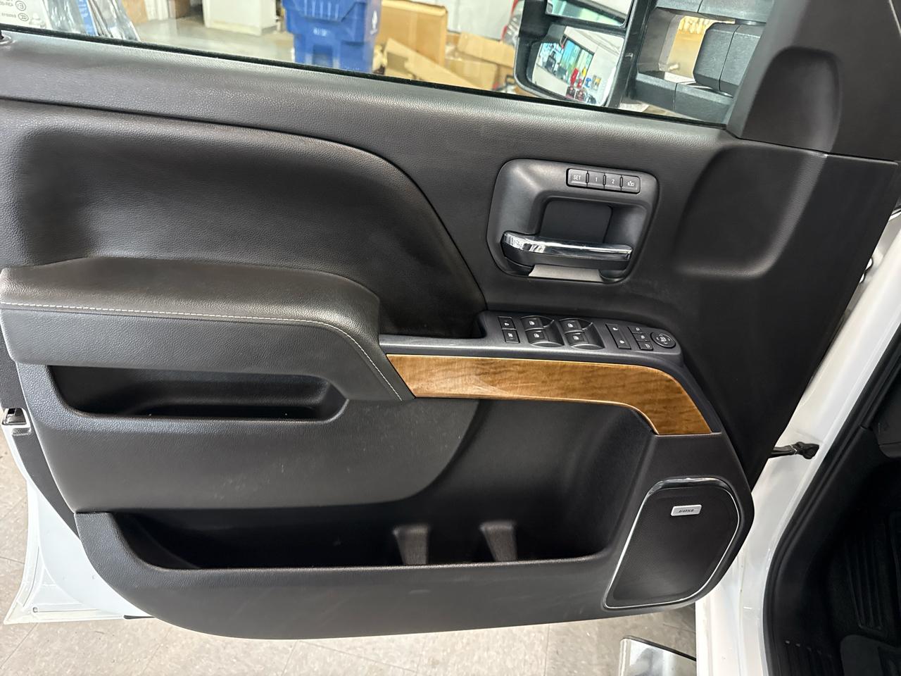 Chevrolet Silverado 2500HD LTZ Crew Cab Long Box 4WD 2015