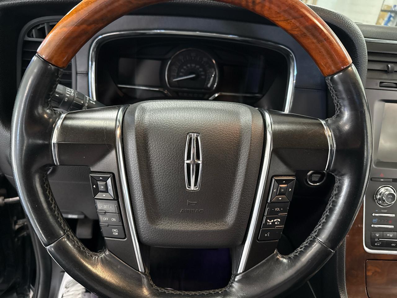 Lincoln Navigator 4WD 2015