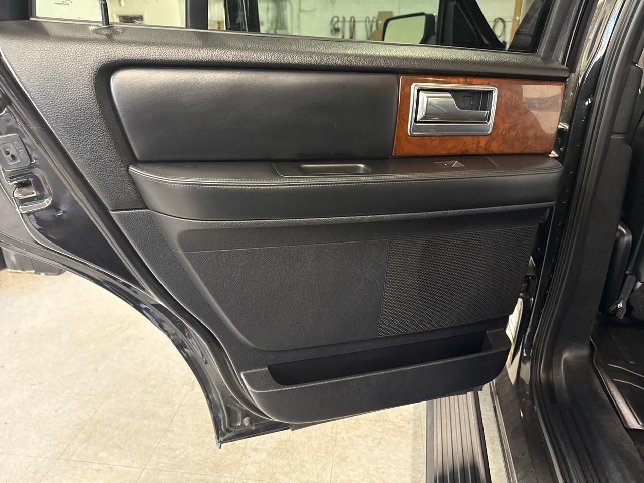 Lincoln Navigator 4WD 2015