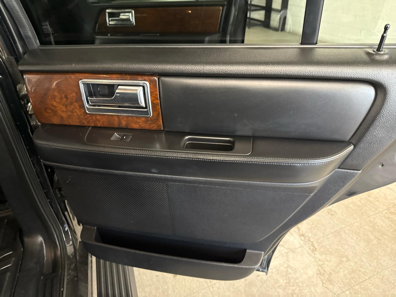 Lincoln Navigator 4WD 2015