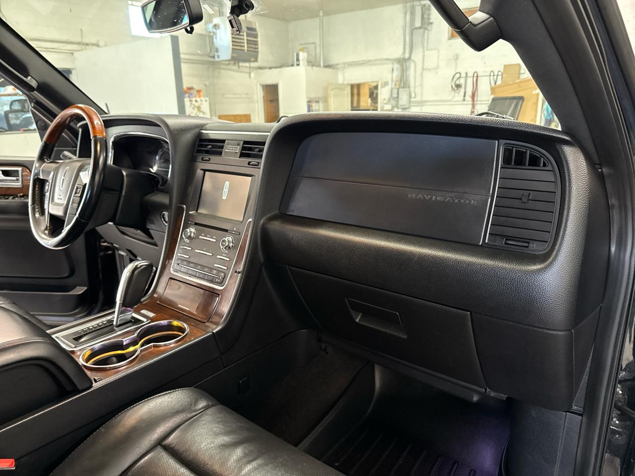 Lincoln Navigator 4WD 2015