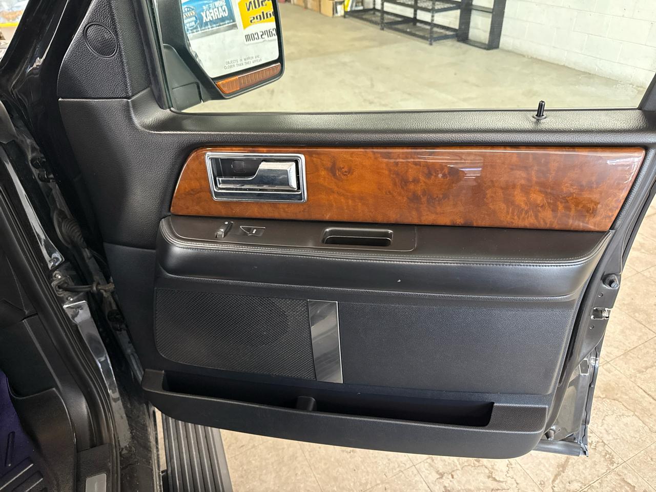 Lincoln Navigator 4WD 2015