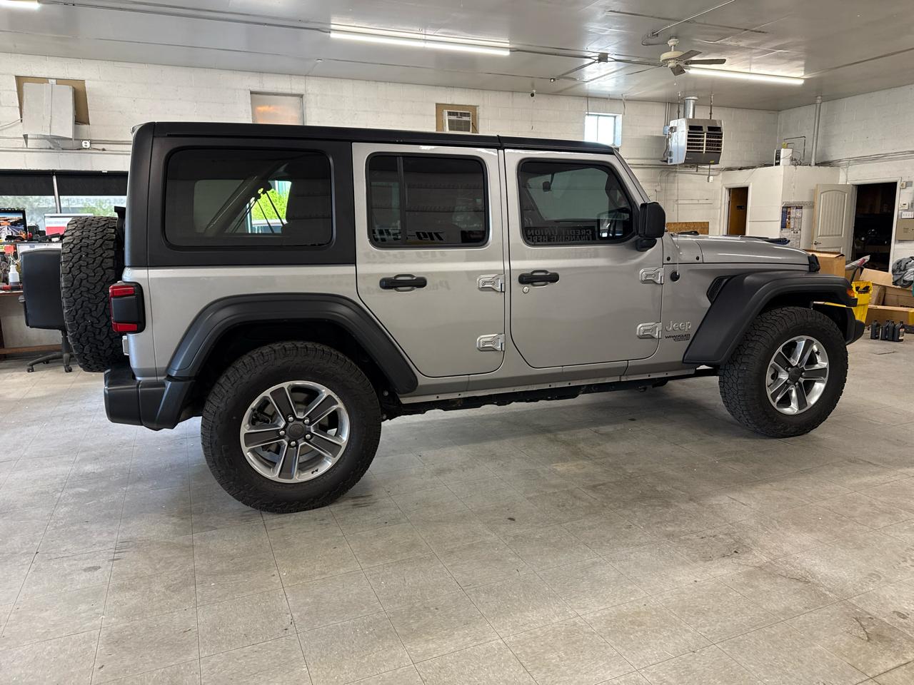 Jeep Wrangler Unlimited Sport 2018