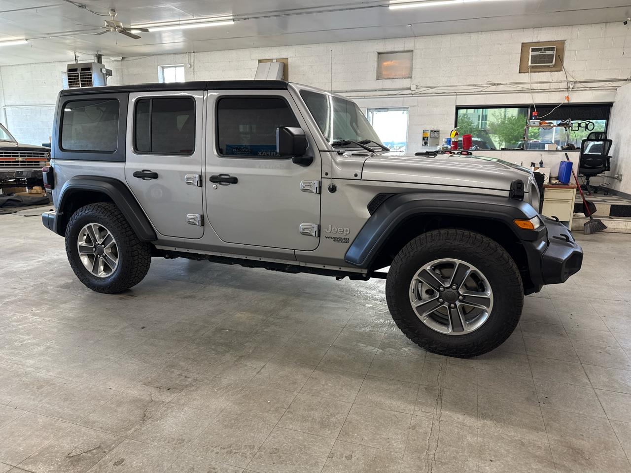 Jeep Wrangler Unlimited Sport 2018