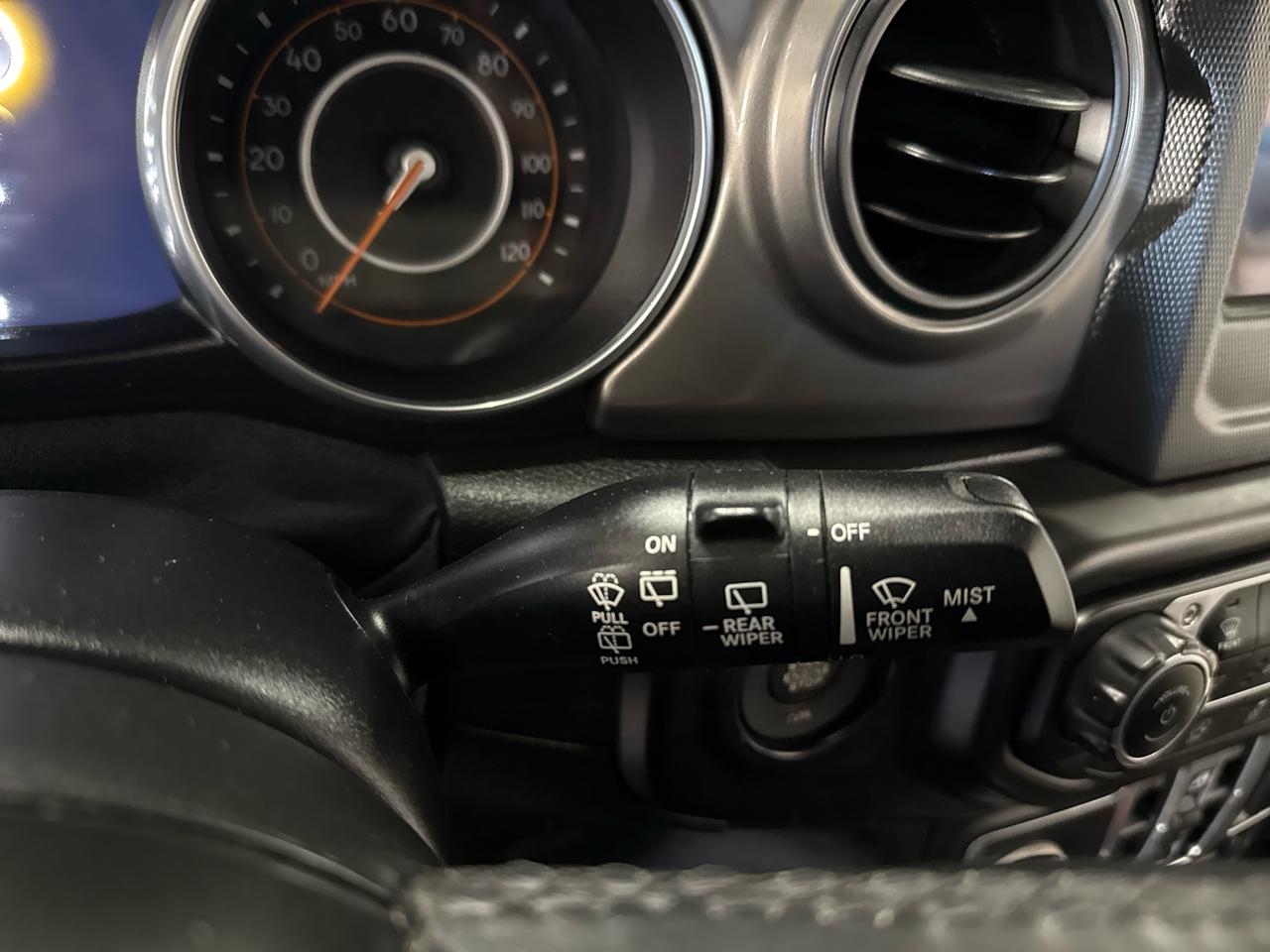 Jeep Wrangler Unlimited Sport 2018