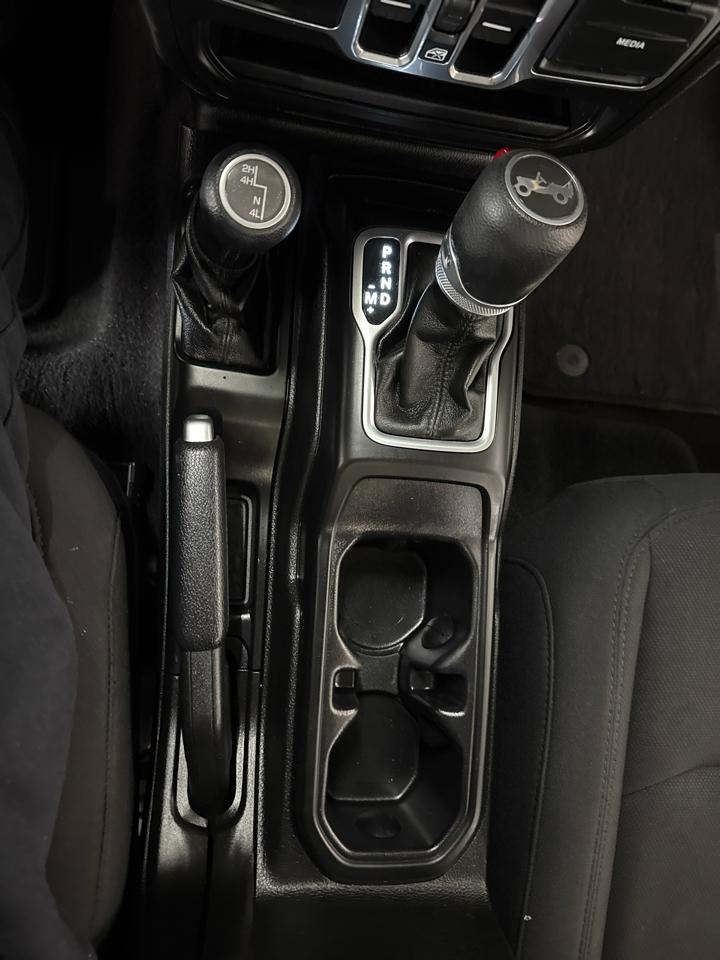 Jeep Wrangler Unlimited Sport 2018