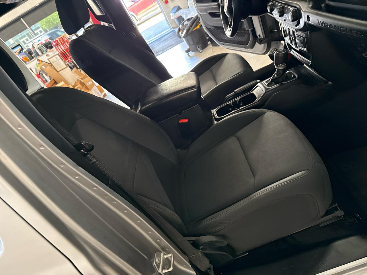 Jeep Wrangler Unlimited Sport 2018