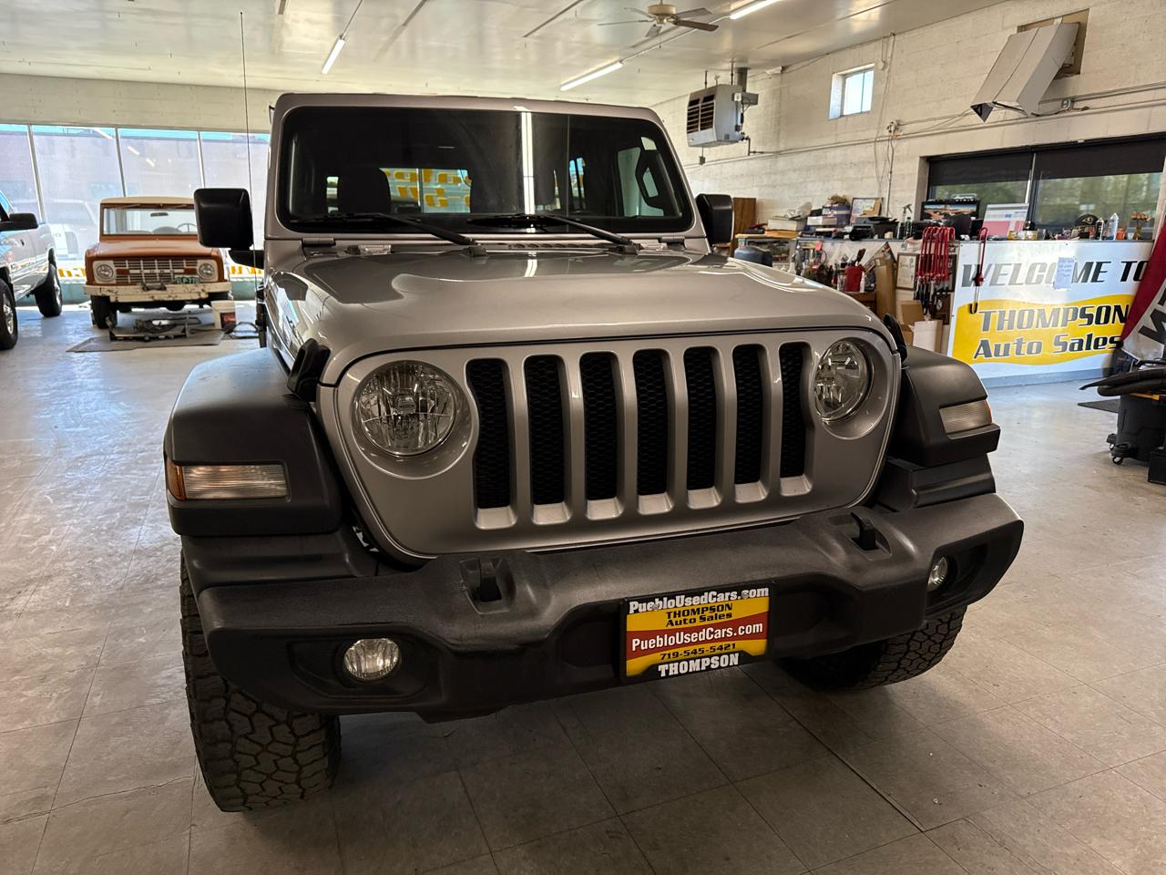 Jeep Wrangler Unlimited Sport 2018