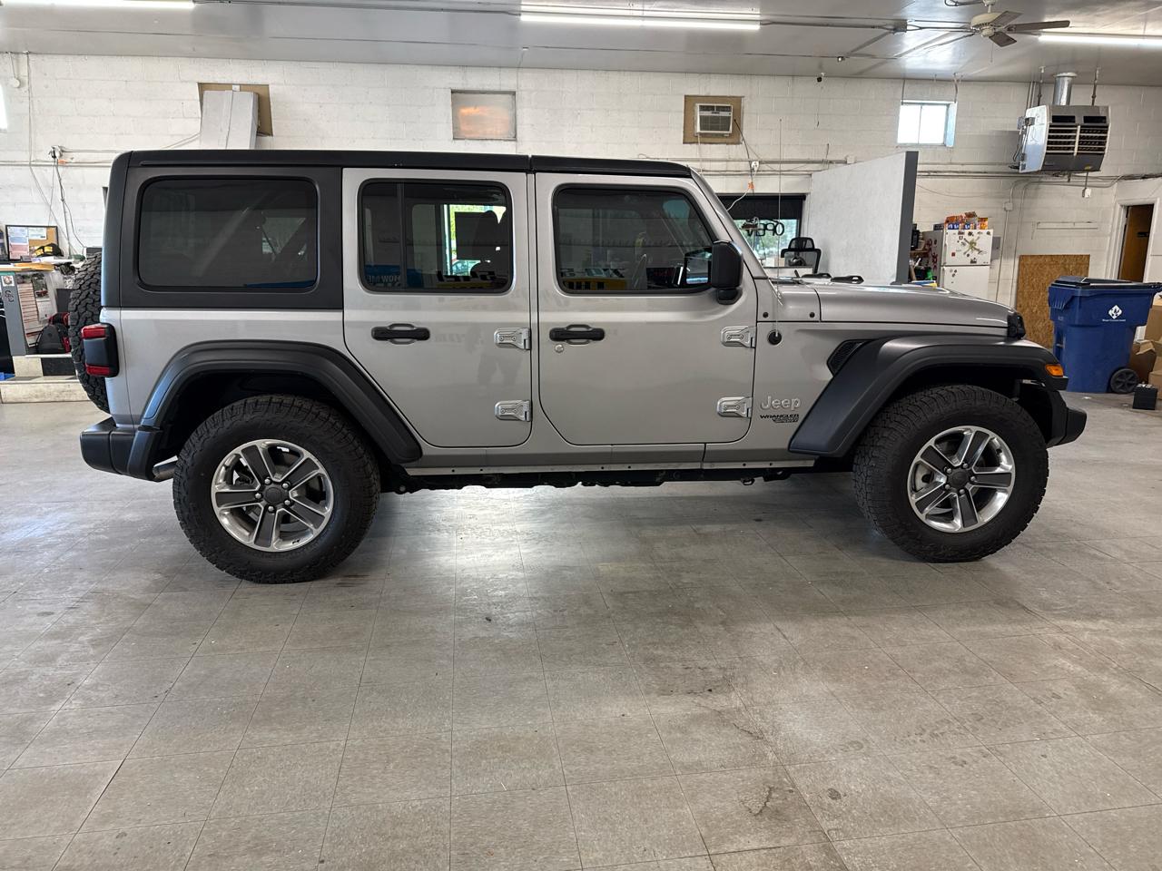 Jeep Wrangler Unlimited Sport 2018