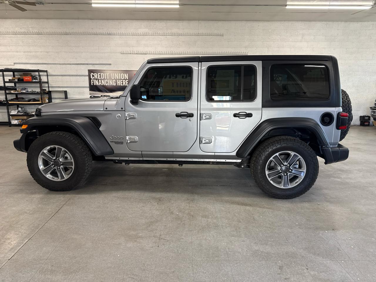 Jeep Wrangler Unlimited Sport 2018