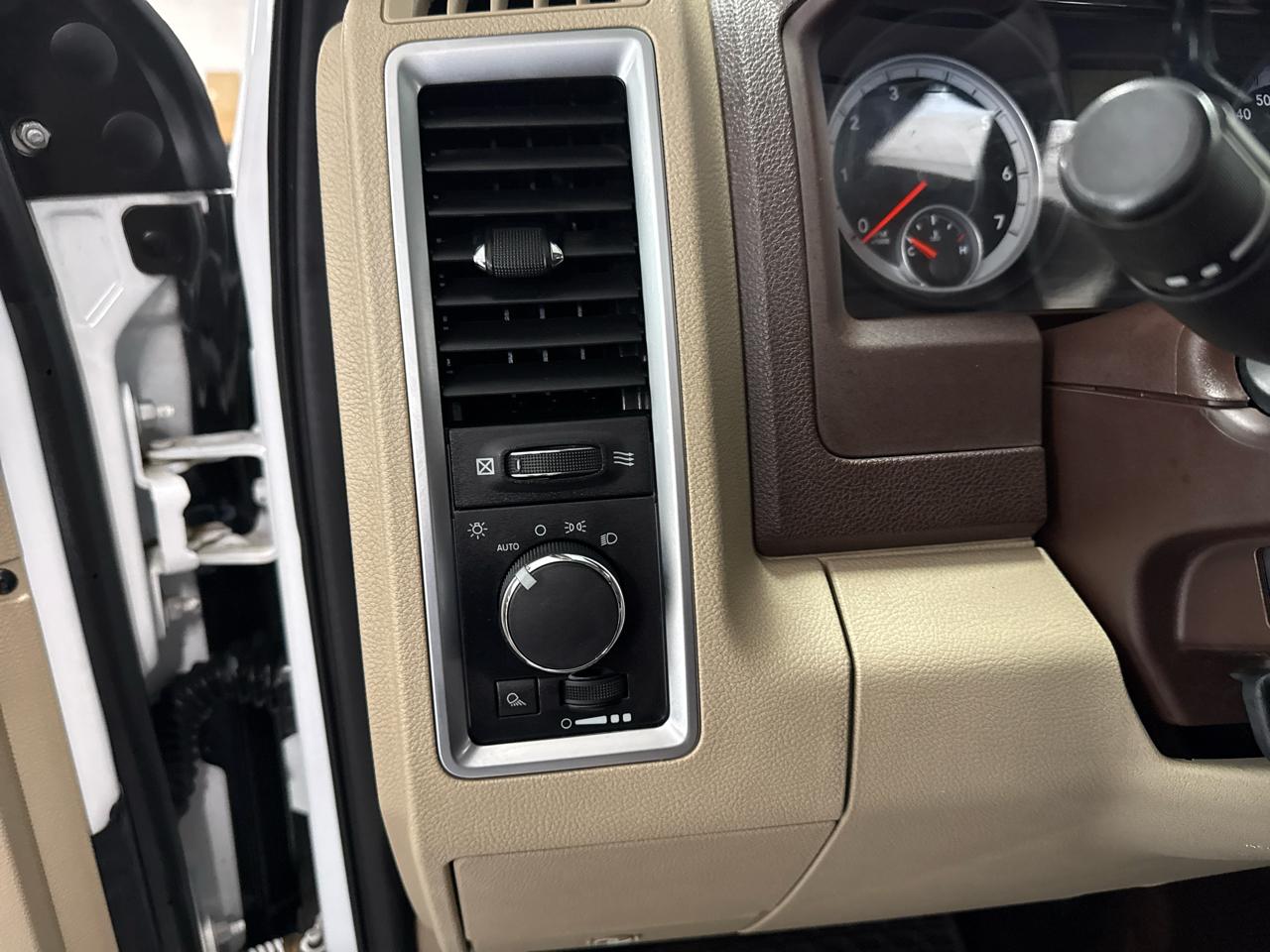 RAM 1500 SLT Crew Cab 4WD 2013