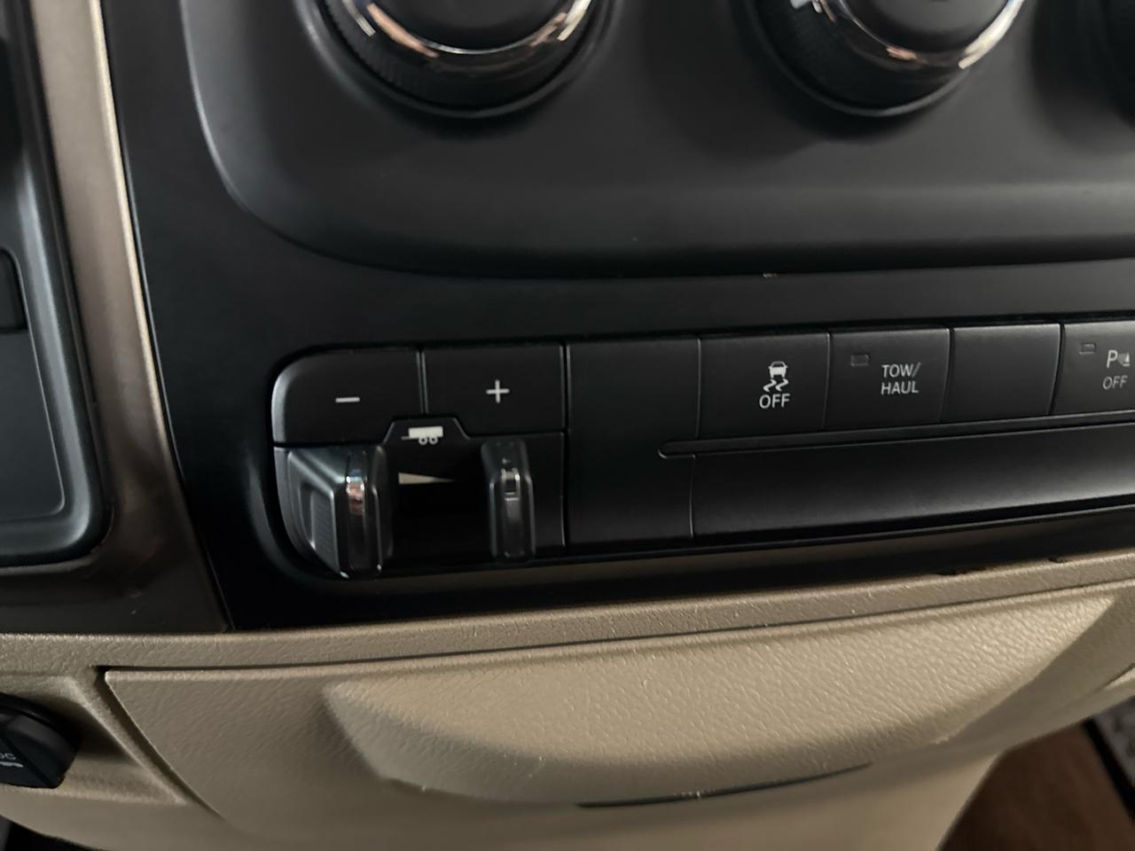 RAM 1500 SLT Crew Cab 4WD 2013