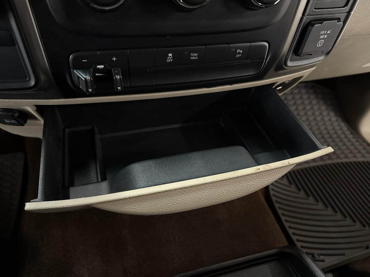 RAM 1500 SLT Crew Cab 4WD 2013