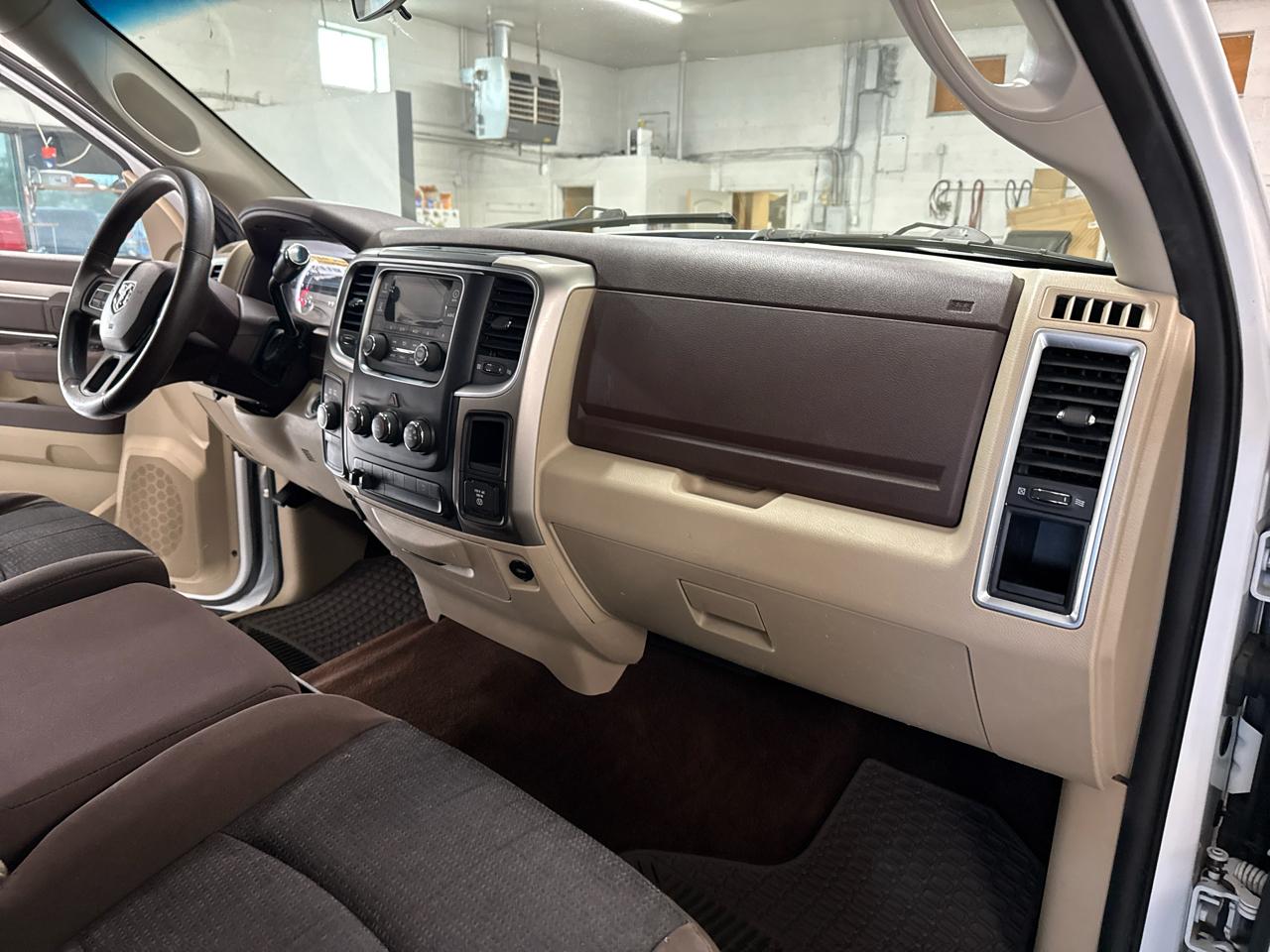 RAM 1500 SLT Crew Cab 4WD 2013