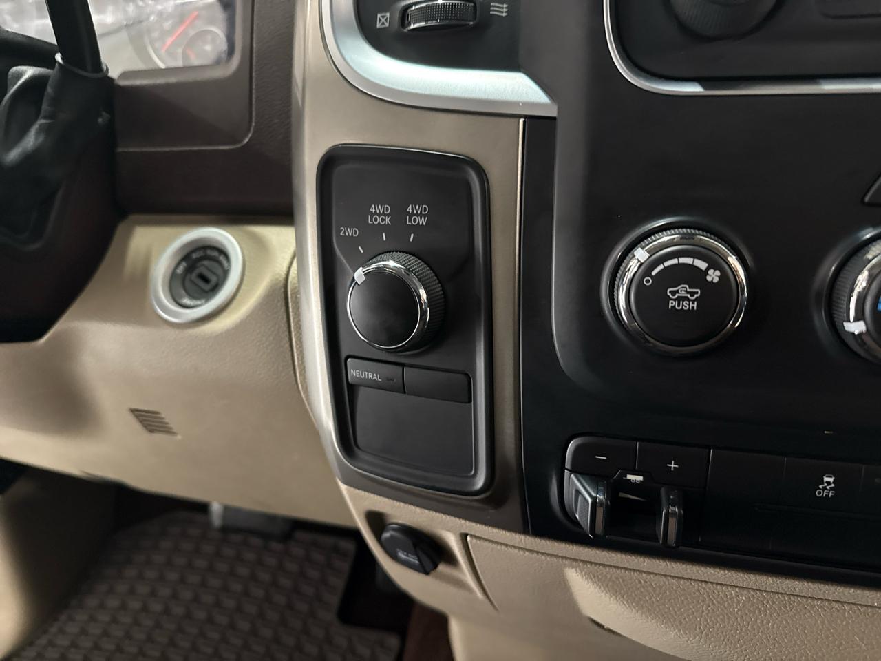 RAM 1500 SLT Crew Cab 4WD 2013