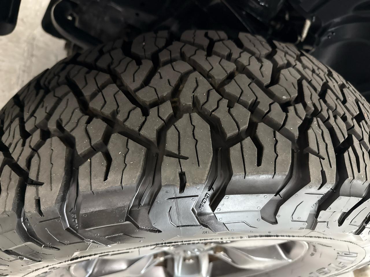 RAM 1500 SLT Crew Cab 4WD 2013