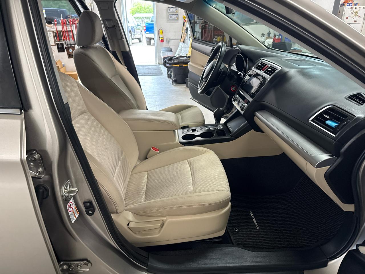 Subaru Outback 2.5i Premium 2017