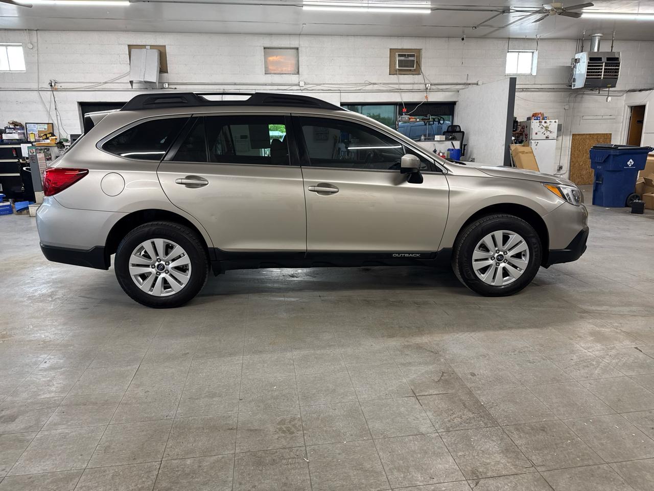 Subaru Outback 2.5i Premium 2017