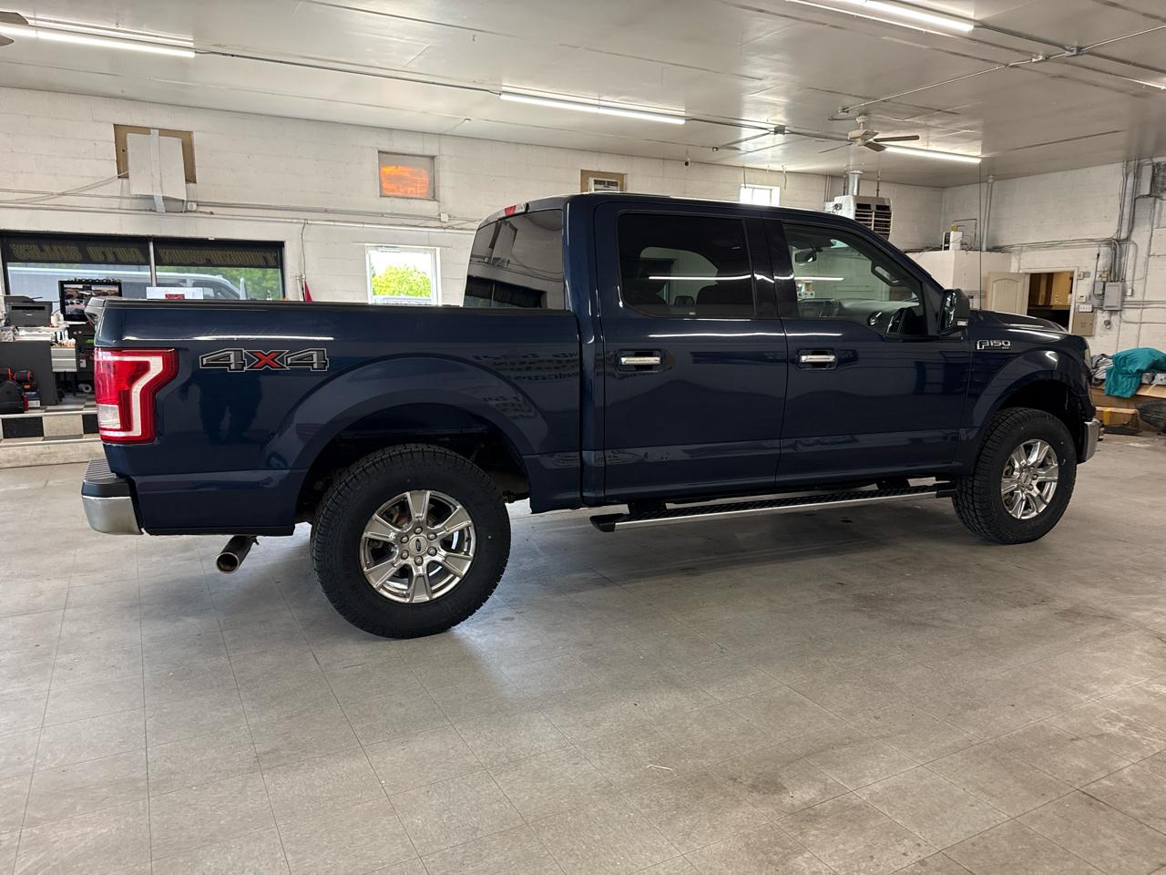 Ford F-150 XLT SuperCrew 4WD 2016
