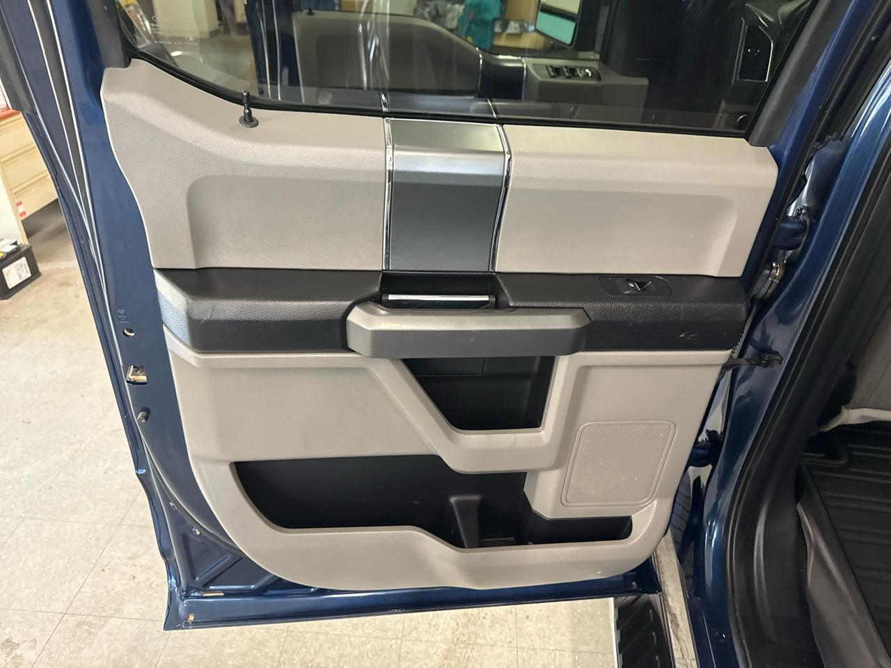 Ford F-150 XLT SuperCrew 4WD 2016