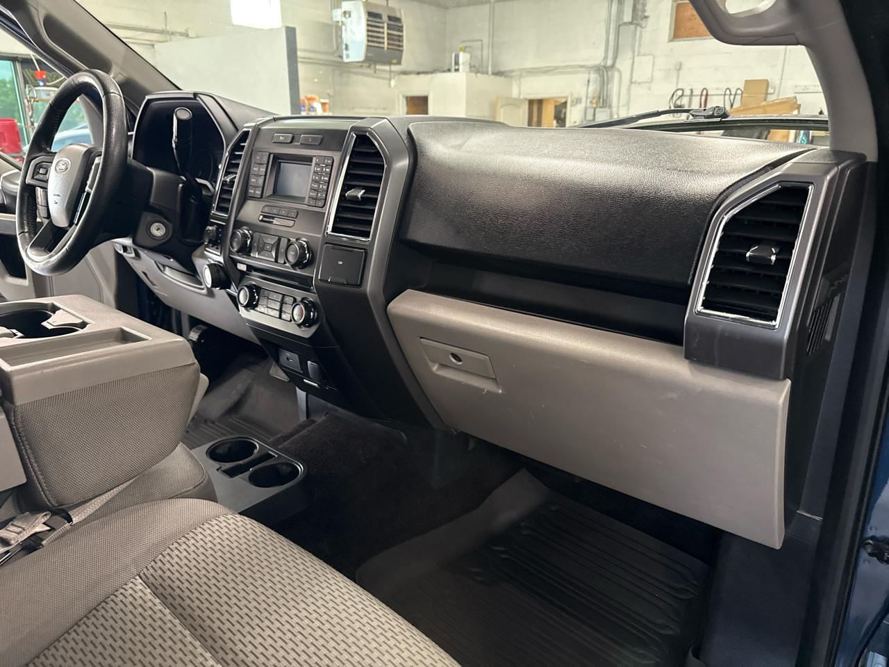 Ford F-150 XLT SuperCrew 4WD 2016