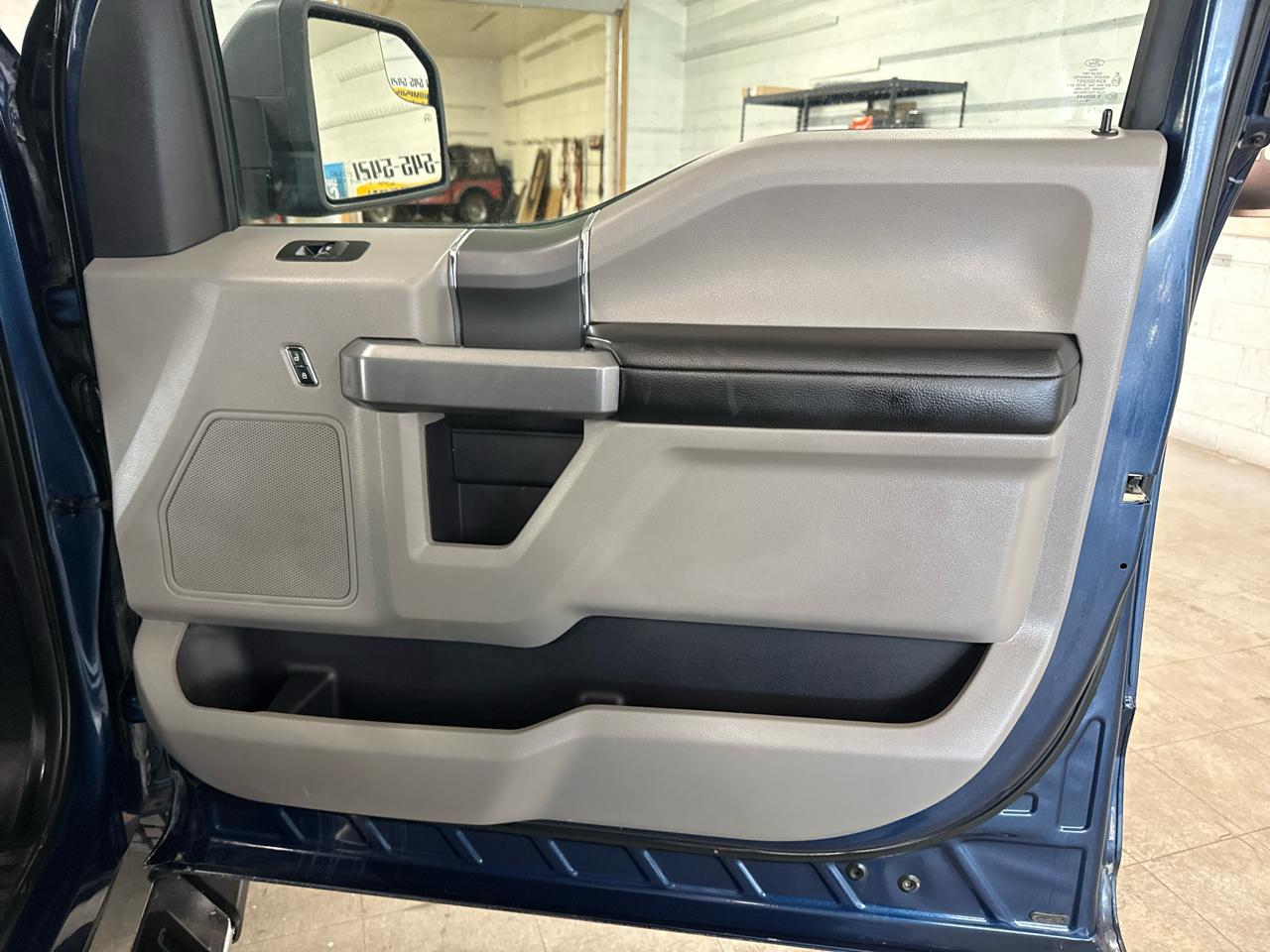 Ford F-150 XLT SuperCrew 4WD 2016