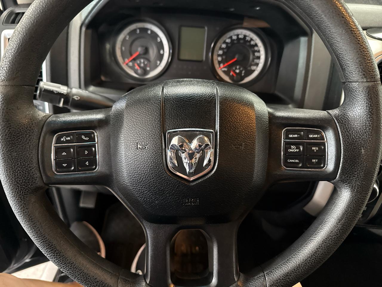 RAM 1500 SLT Crew Cab 4WD 2017