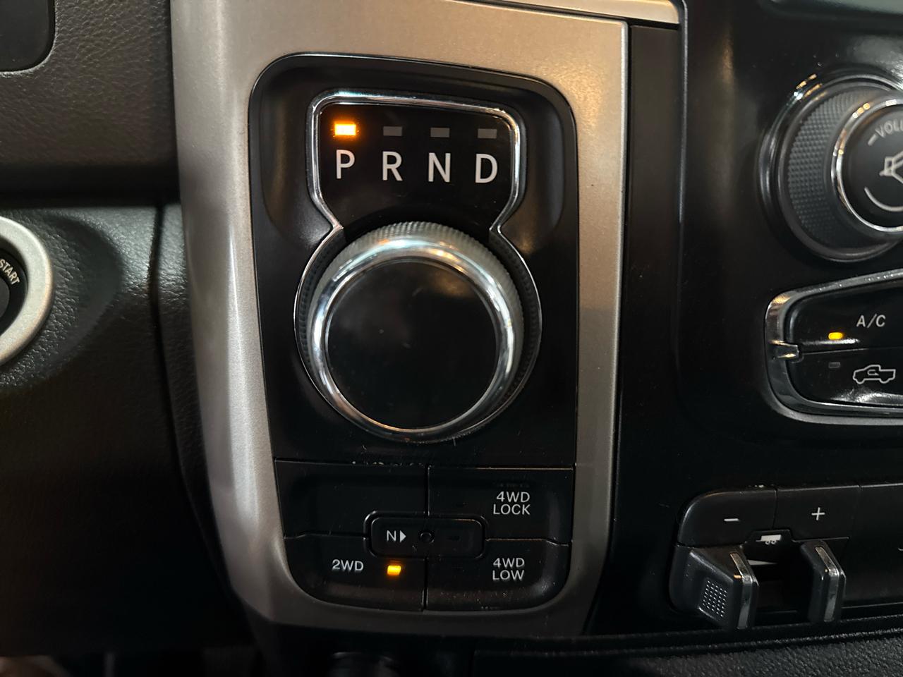 RAM 1500 SLT Crew Cab 4WD 2017