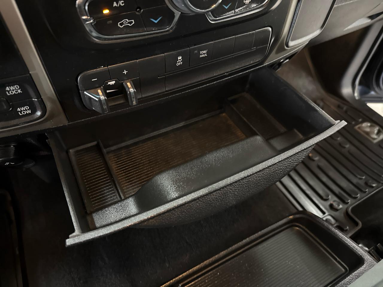 RAM 1500 SLT Crew Cab 4WD 2017