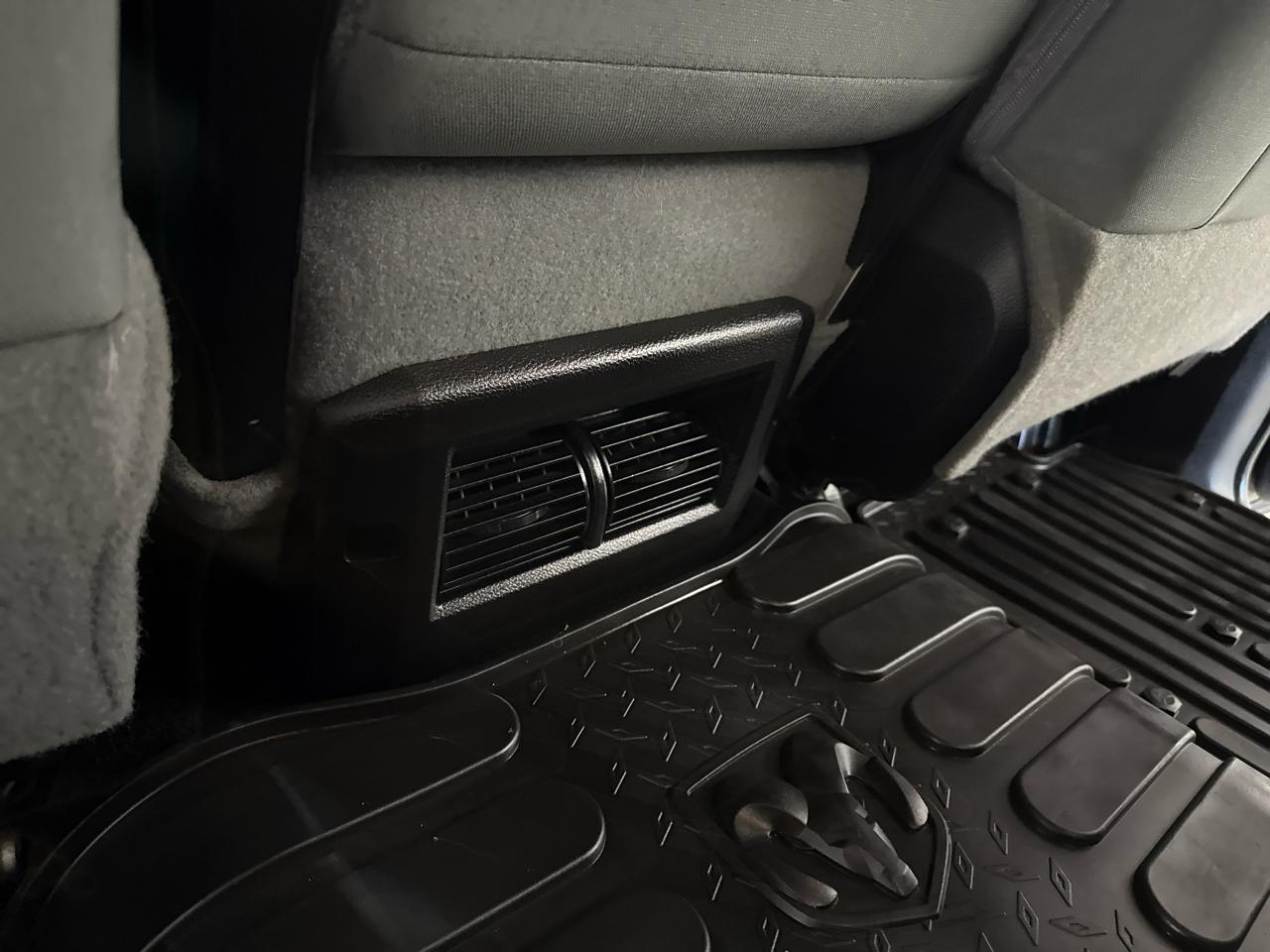 RAM 1500 SLT Crew Cab 4WD 2017