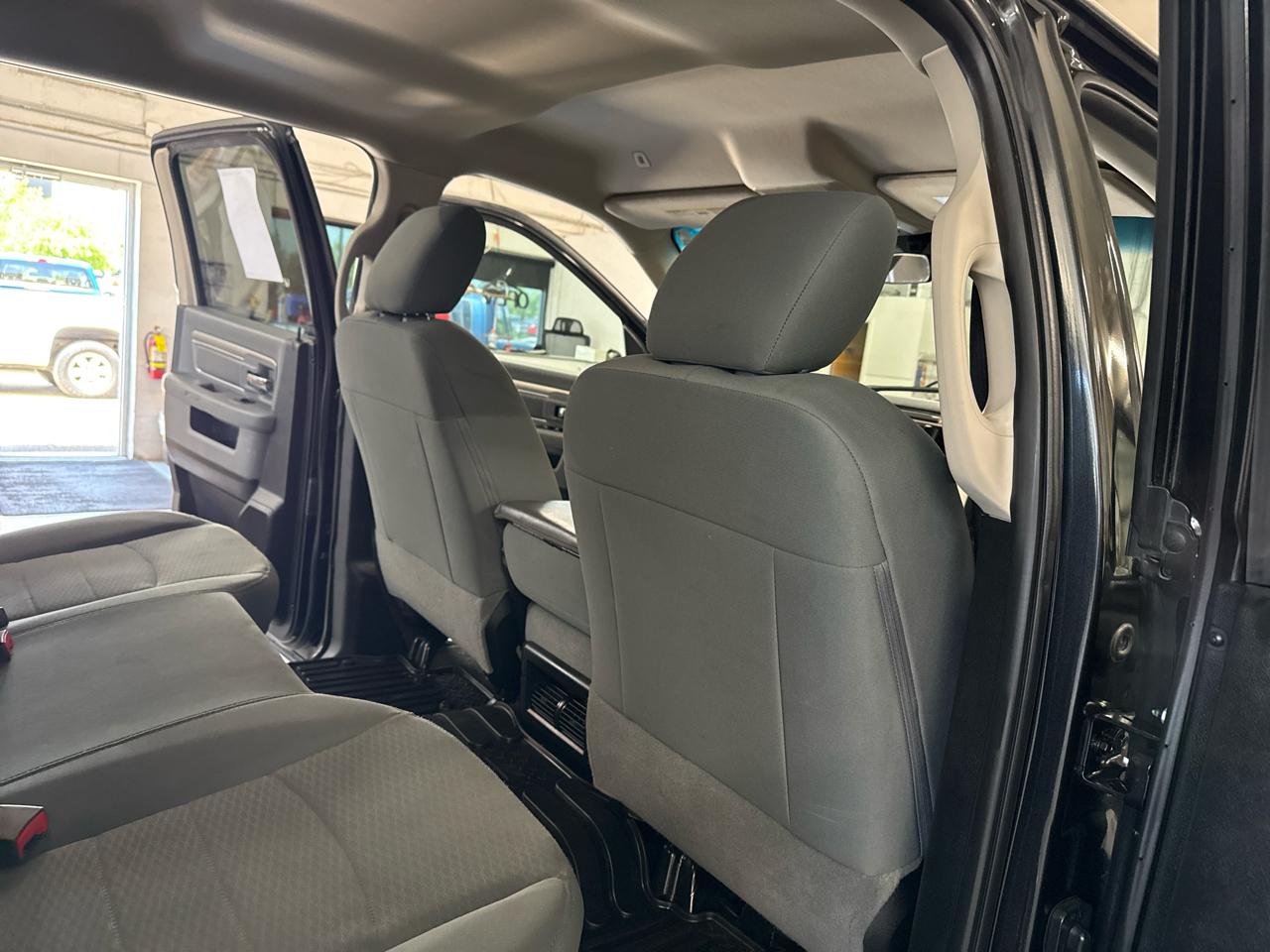 RAM 1500 SLT Crew Cab 4WD 2017